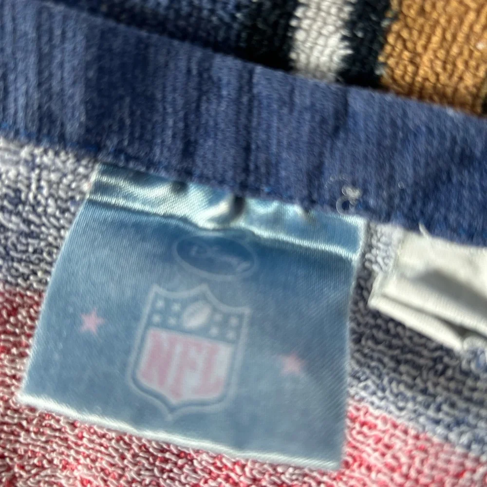 New England Patriots Mickey Mouse Disney NFL towel ; used vintage tailgate ready - Picture 5 of 7